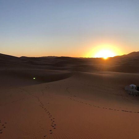 Отель Erg Chebbi Starlight Camp Мерзуга Экстерьер фото