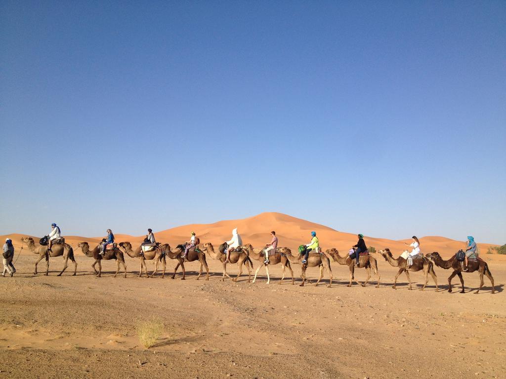 Отель Erg Chebbi Starlight Camp Мерзуга Экстерьер фото