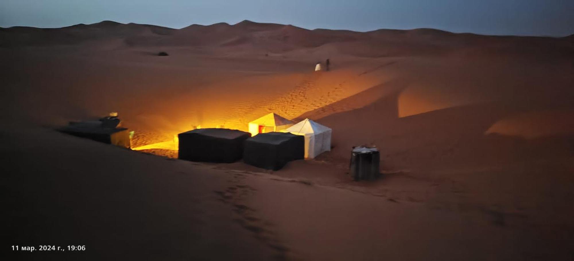 Отель Erg Chebbi Starlight Camp Мерзуга Экстерьер фото