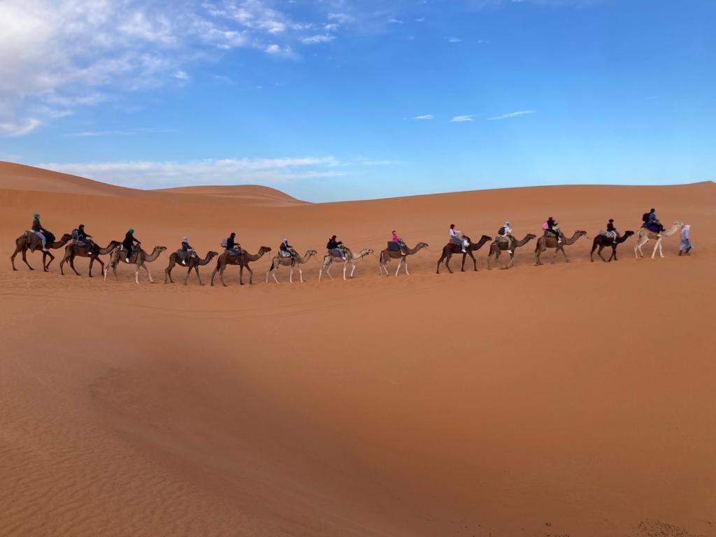 Отель Erg Chebbi Starlight Camp Мерзуга Экстерьер фото