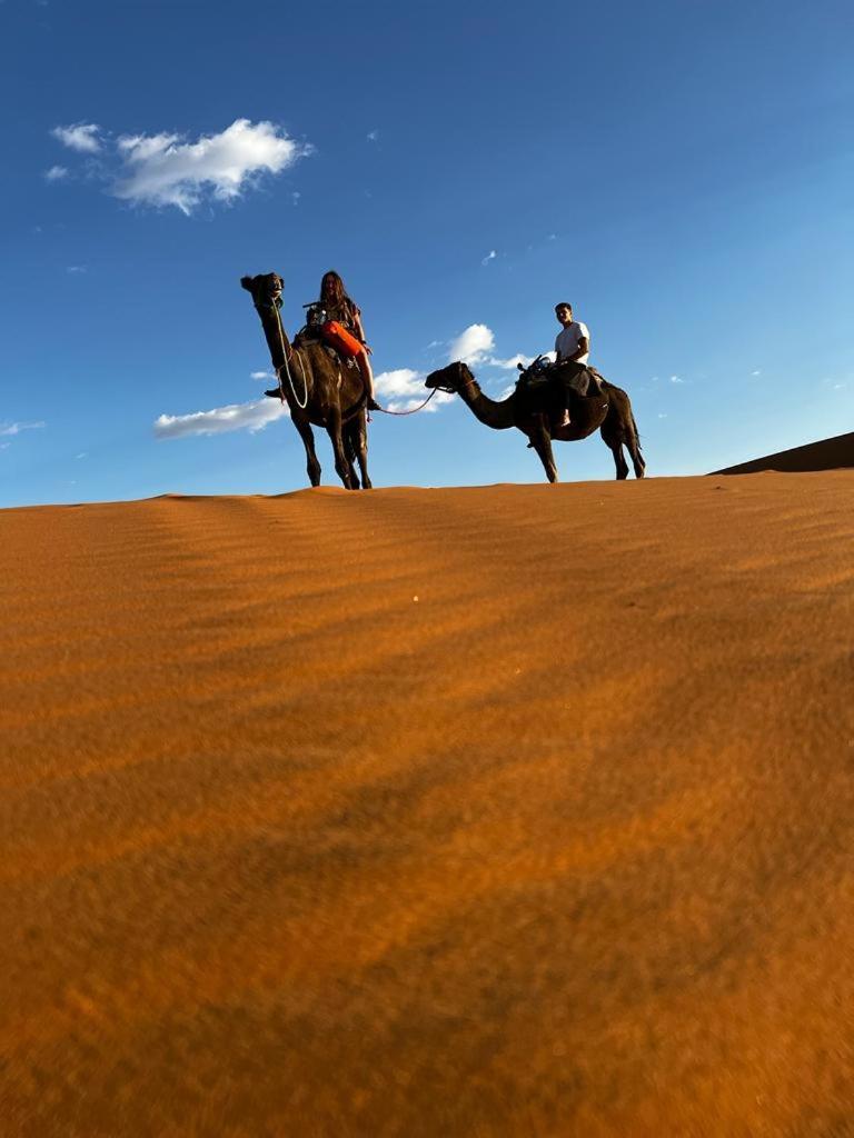 Отель Erg Chebbi Starlight Camp Мерзуга Экстерьер фото